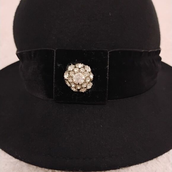 Vintage 100% Wool Cloche Brooch Roaring Twenties Retro Flapper Girl 20s - Picture 3 of 8